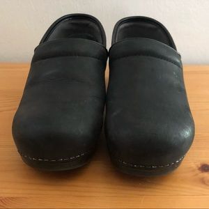 Dansko black matte leather clogs  XP - like new